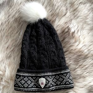 Dale of Norway hat with fur Pom Pom